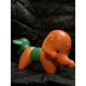 Vtg Tupperware Zoo It Yourself Animal Set Elephant and giraffe TupperToy-1966